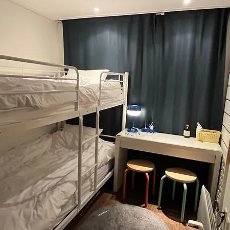 Near Hongdae, Shinchon-Two Super Single Beds- Apartment